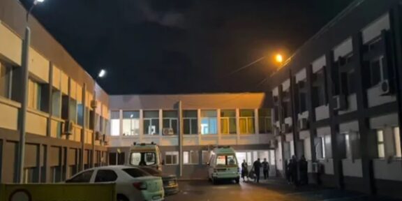 Gest extrem al unei tinere din judeţul Constanţa. S-a aruncat de la etajul 3 al spitalului la câteva zile după ce a născut – renunţase la copilaşul abia venit pe lume