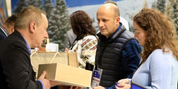 România – campanie de promovare outdoor pe străzile din Varșovia. Destinația Mamaia Constanța, căutată de jurnaliști și turiști polonezi