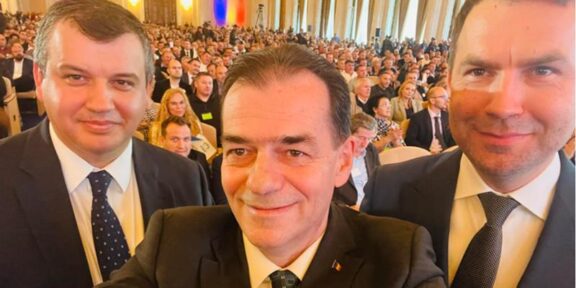 Alianță nouă pe scena politică. USR, PMP și Forța Dreptei lansează oficial Alianța Dreptei