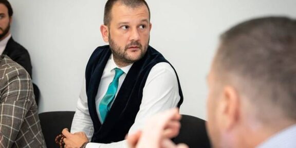 Bogdan Bola, după ce amendamentele propuse de el la Legea bugetului de stat au fost respinse: „Asta reprezintă o nouă bătaie de joc realizată de deputații puterii”