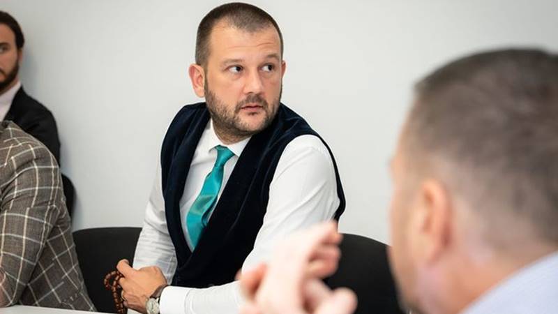 Bogdan Bola, după ce amendamentele propuse de el la Legea bugetului de stat au fost respinse: „Asta reprezintă o nouă bătaie de joc realizată de deputații puterii”