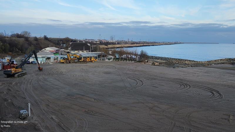 A fost finalizată etapa de înnisipare a plajei din Agigea