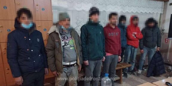 Șapte cetățeni străini care au trecut ilegal frontiera de stat, descoperiți de polițiștii de frontieră