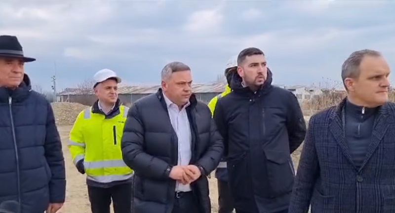 Ministrul Agriculturii, vizită la o fermă de porci: România importă 60% din consumul de carne de porc şi exportă jumătate din producţia de carne de pui