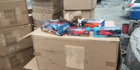 Jucării susceptibile a fi contrafăcute în valoare de 300.000 lei, descoperite de poliţiştii de frontieră din cadrul Gărzii de Coastă