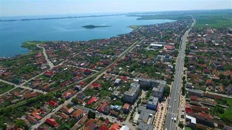 Asfaltări pe mai multe străzi din Ovidiu. Primăria anunţă lucrări şi în perioada următoare: Facem apel la înțelegere din partea cetățenilor