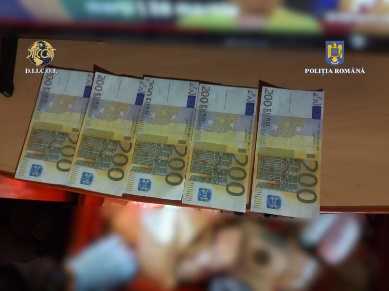 Persoane cercetate pentru trafic de droguri. Poliţiştii constănţeni au făcut şi percheziţii