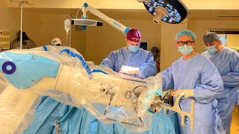 (FOTO) Cel mai avansat robot de chirurgie ortopedică din lume este prezent, acum, și la Spitalul Județean Constanța