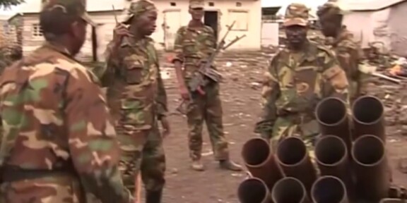 MAE: Doi cetățeni români care antrenau armatele locale din Congo au fost uciși de rebeli. Alţi patru au fost răniţi