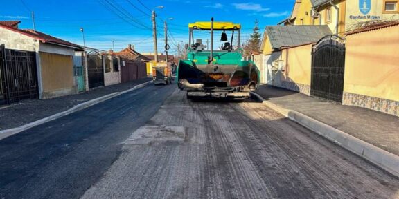 Primăria Constanța: Se reabilitează carosabilul pe strada Mureșului din cartierul Palas