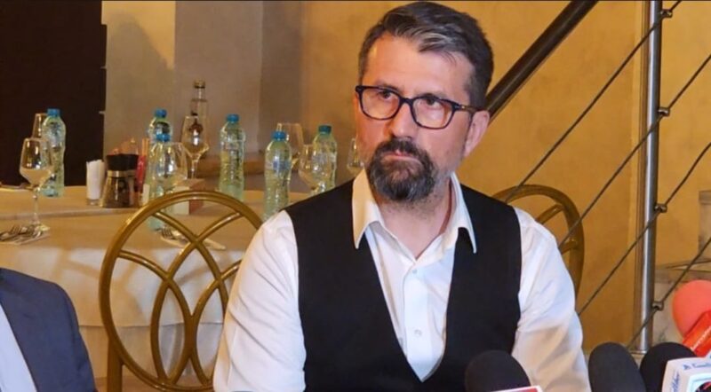 Decebal Făgădău se întoarce pe scena politică. „Mă mândresc cu proiectele mele, spre deosebire de alţi colegi care, timp de vreo trei ani şi jumătate, nu au spus că acestea sunt proiectele lui Făgădău”