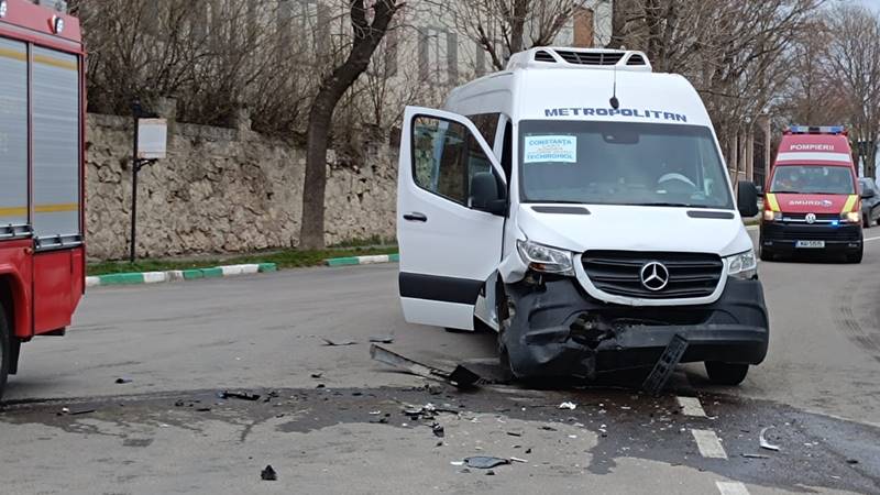 Patru tinere implicate în accidentul din Techirghiol, care inițial au refuzat transportul la spital, au sunat la 112 pentru ajutor
