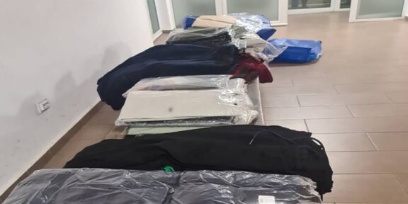 Haine susceptibile a fi contrafăcute în valoare de 31.000 lei, confiscate de polițiștii de frontieră la Vama Veche