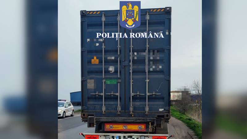 Polițiștii au prins în flagrant un transport de mărfuri pentru care s-au folosit acte nereale, în Portul Constanța