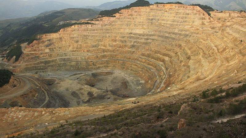 Casa de avocatură care a apărat România în procesul Roşia Montană: Autorităţile române şi-au îndeplinit „mandatul de reglementare cât de bine au putut în aceste circumstanţe dificile”