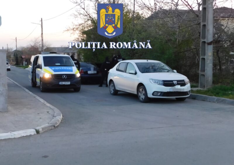 CONSTANŢA. Trei bărbaţi au fost prinşi după ce au furat 4 tone de motorină din rezervoarele unor TIR-uri parcate