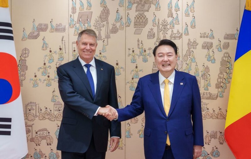 Klaus Iohannis, primit de preşedintele sud-coreean Yoon Suk Yeol, în a doua zi a vizitei oficiale la Seul