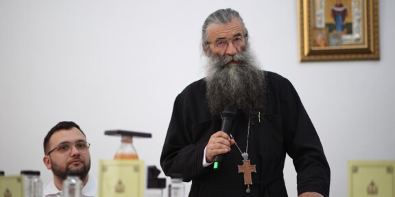 Declaraţie uluitoare a unui preot, la Constanţa: Fetele abuzate sexual ar trebui să facă şi ele închisoare. „Fetele frumoase atrag băieţi”
