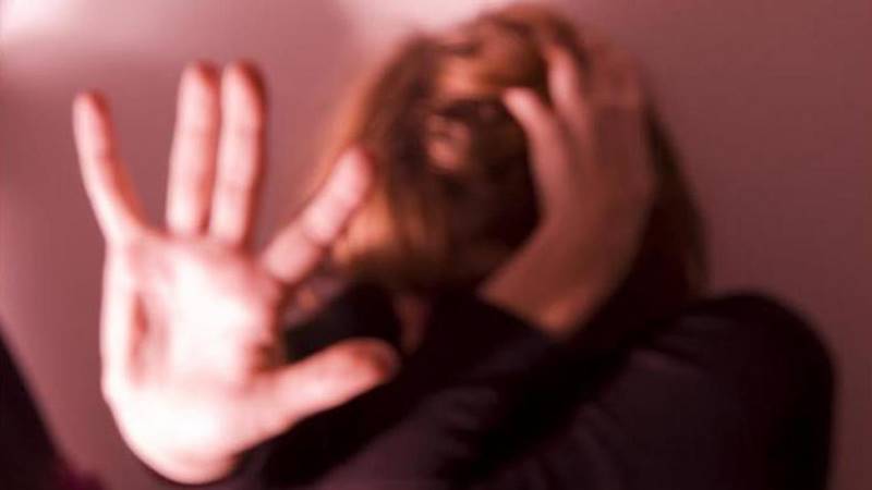 NAȚIONAL. Caz revoltător! Profesor de religie, reţinut pentru viol în mod repetat asupra unei eleve de 14 ani. El a și lovit-o pe fată de două ori