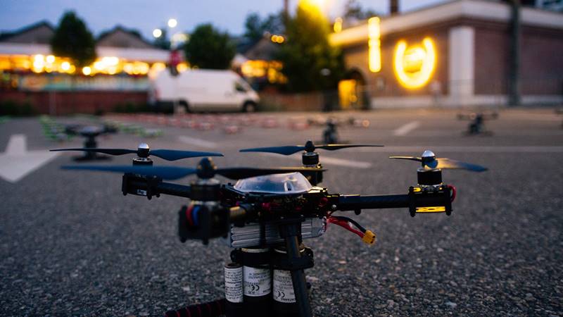 Spectacol cu drone și artificii pe cerul Constanței