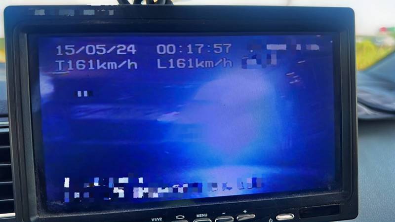 Urmărire în trafic, în Mamaia, pentru prinderea unui șofer care nu a oprit la semnalele polițiștilor: conducea cu 161 de km/h, era băut, drogat și avea permisul suspendat