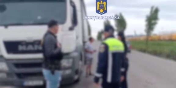 (VIDEO) Razie de amploare în Portul Constanța: se caută persoane date în urmărire și se urmărește degajarea drumurilor de camioanele staționate