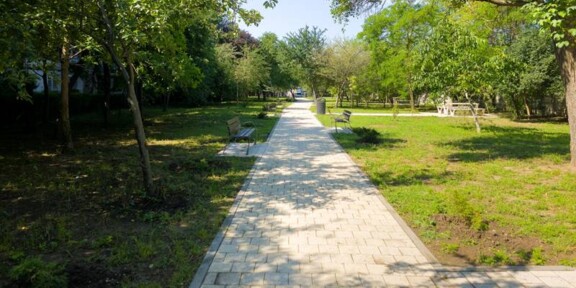 (FOTO) Primăria Constanța: Locuitorii din cartierul Km 4-5 beneficiază de un nou spațiu de recreere