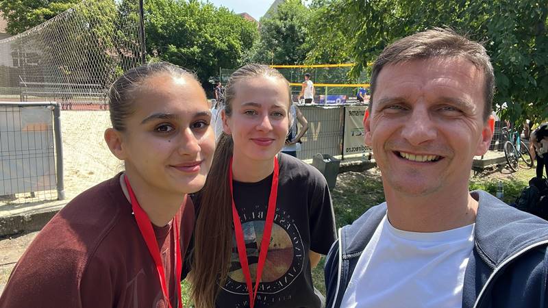 Echipa Universității Ovidius a cucerit titlul de vicecampioană la Campionatul Național Universitar de Volei pe Plajă