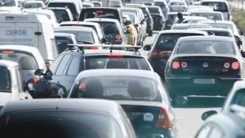 Ministrul Finanţelor: Taxa auto pentru maşinile poluante va intra în vigoare cel mai devreme la 1 ianuarie 2026. Cum va fi calculată