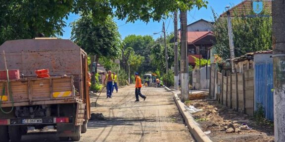 Primăria Constanța: Se reabilitează infrastructura rutieră pe mai multe străzi din cartierul Palas