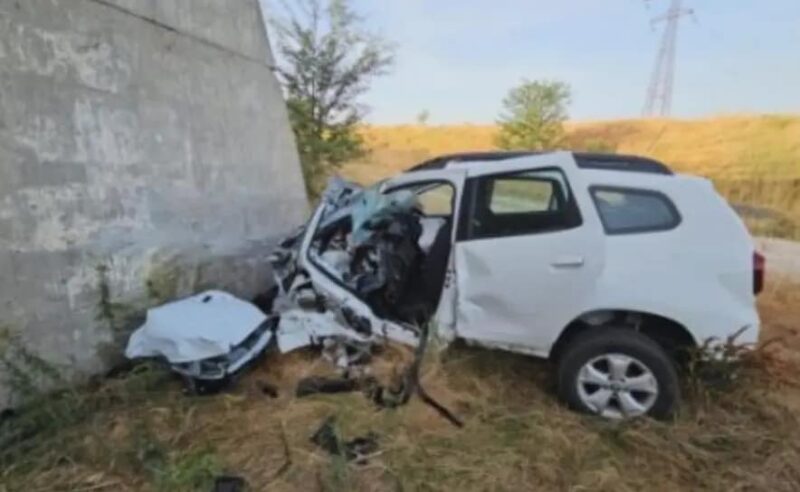 JUDEŢUL CONSTANŢA. Un bărbat a murit după ce a intrat cu maşina într-un cap de pod