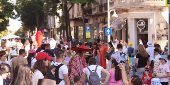 Din acest weekend, o parte din bulevardul Tomis se transformă în zonă de promenadă