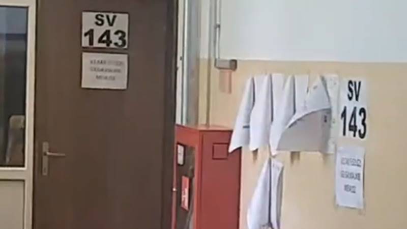 (VIDEO) Scandal la o secție de votare din Constanța. Un deputat s-a certat cu președinta și membrii secției: „Eu nu suport să urle o muiere la mine!”
