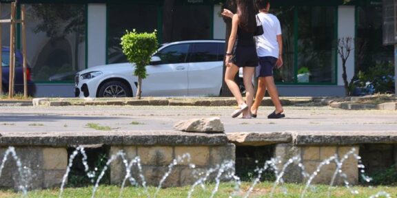 Zile de foc la malul mării: recomandările specialiștilor și numerele de telefon pentru situații de urgență