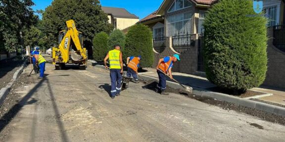 Primăria Constanța: Se reabilitează carosabilul pe strada Moților din cartierul Palas