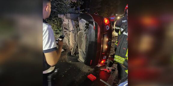 Un bărbat a ajuns la spital după ce s-a răsturnat cu mașina în sensul giratoriu de le Cumpăna