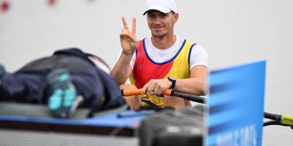 JOCURILE OLIMPICE 2024. Mihai Chiruță s-a calificat în sferturile probei masculine de simplu vâsle