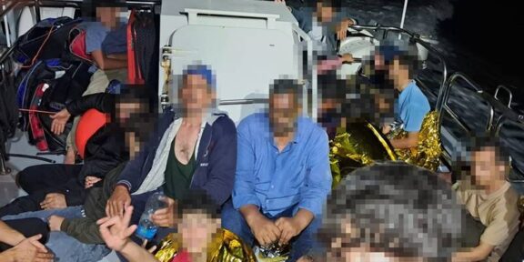 (FOTO/VIDEO) Polițiștii de frontieră români au salvat 79 de migranți, în timp ce desfășurau o misiune Frontex pe Marea Mediterană