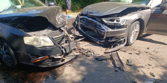 CONSTANŢA. Două persoane au ajuns la spital după un accident pe Valea Portului – unul dintre şoferi ar fi fost băut