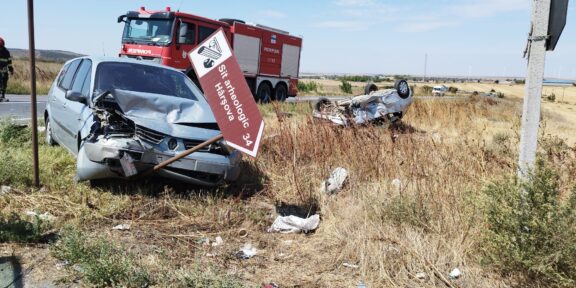 JUDEŢUL CONSTANŢA. O maşină s-a răsturnat după o ciocnire violentă – patru persoane au ajuns la spital