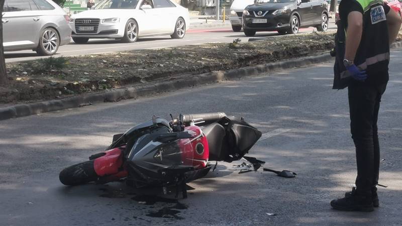 (FOTO) CONSTANȚA. Un motociclist a ajuns la spital în urma unui accident