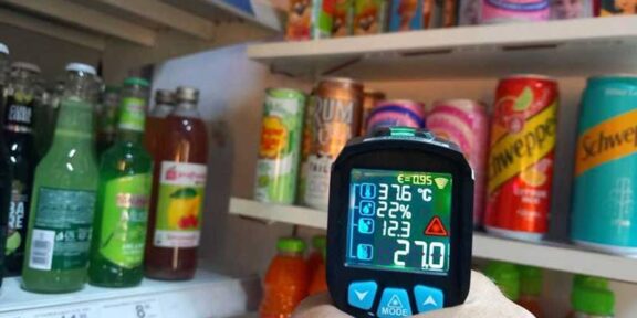 Peste 600 de producători și comercianți de sucuri și băuturi răcoritoare, controlați de ANPC: băuturi expirate sau ținute în soare – amnezi de două milioane de lei