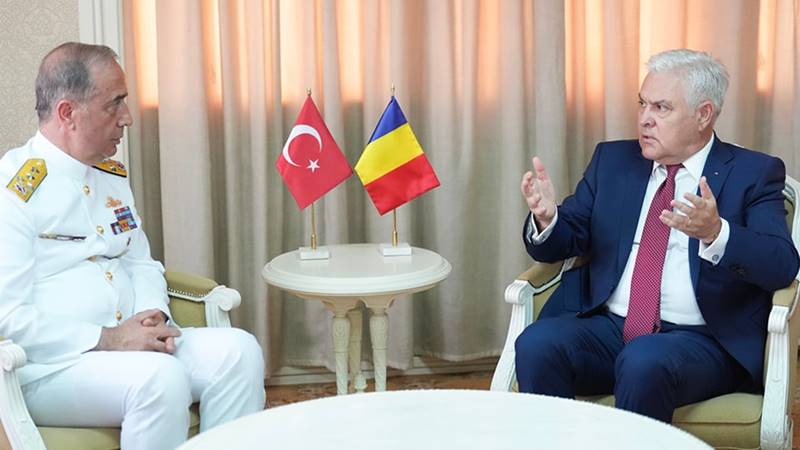 Ministrul Apărării, Angel Tîlvăr, și comandatul Forțelor Navale ale Turciei, discuții despre situația de securitate la Marea Neagră
