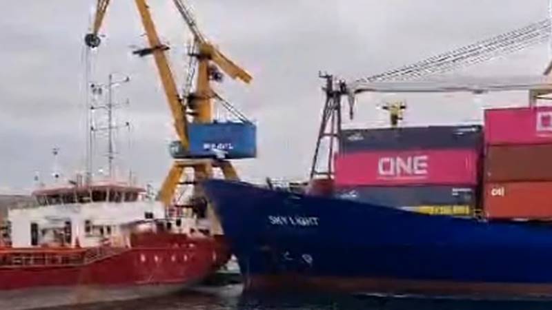 (VIDEO) Accident naval în Portul Constanța. Momentul în care o navă lovește alte două ambarcațiuni
