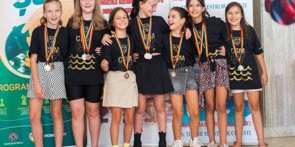 Salbă de medalii pentru șahiștii de la CSM Constanța la Campionatele Naționale pe echipe de copii și juniori de la Mamaia