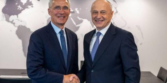 Mircea Geoană a demisionat de la NATO. Jens Stoltenberg: „Munca sa alături de  parteneri a adus foarte multe beneficii”