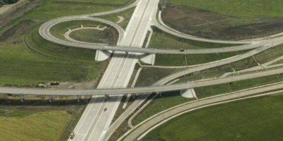 A fost depusă o singură ofertă pentru construcția nodului rutier de la Cumpăna, de pe A4