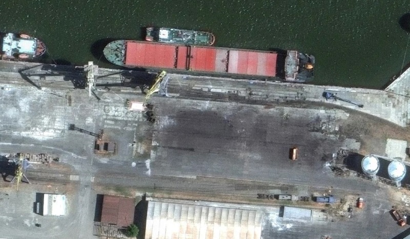 Imagini cu o navă rusească suspectată că ar transporta rachete balistice iraniene. Rusia le-ar putea folosi în războiul împotriva Ucrainei