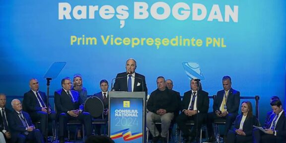 Rareș Bogdan: Pentru că cei de la PSD au o problemă cu batista mea, le promit că pe data de 8 decembrie, după ora 24, le voi trimite o duzină de batiste, ca să-și șteargă lacrimile înfrângerii