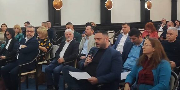 USR Constanța: Vergil Chițac a majorat și inventat noi taxe pentru a majora salariile funcționarilor publici din cadrul Primăriei